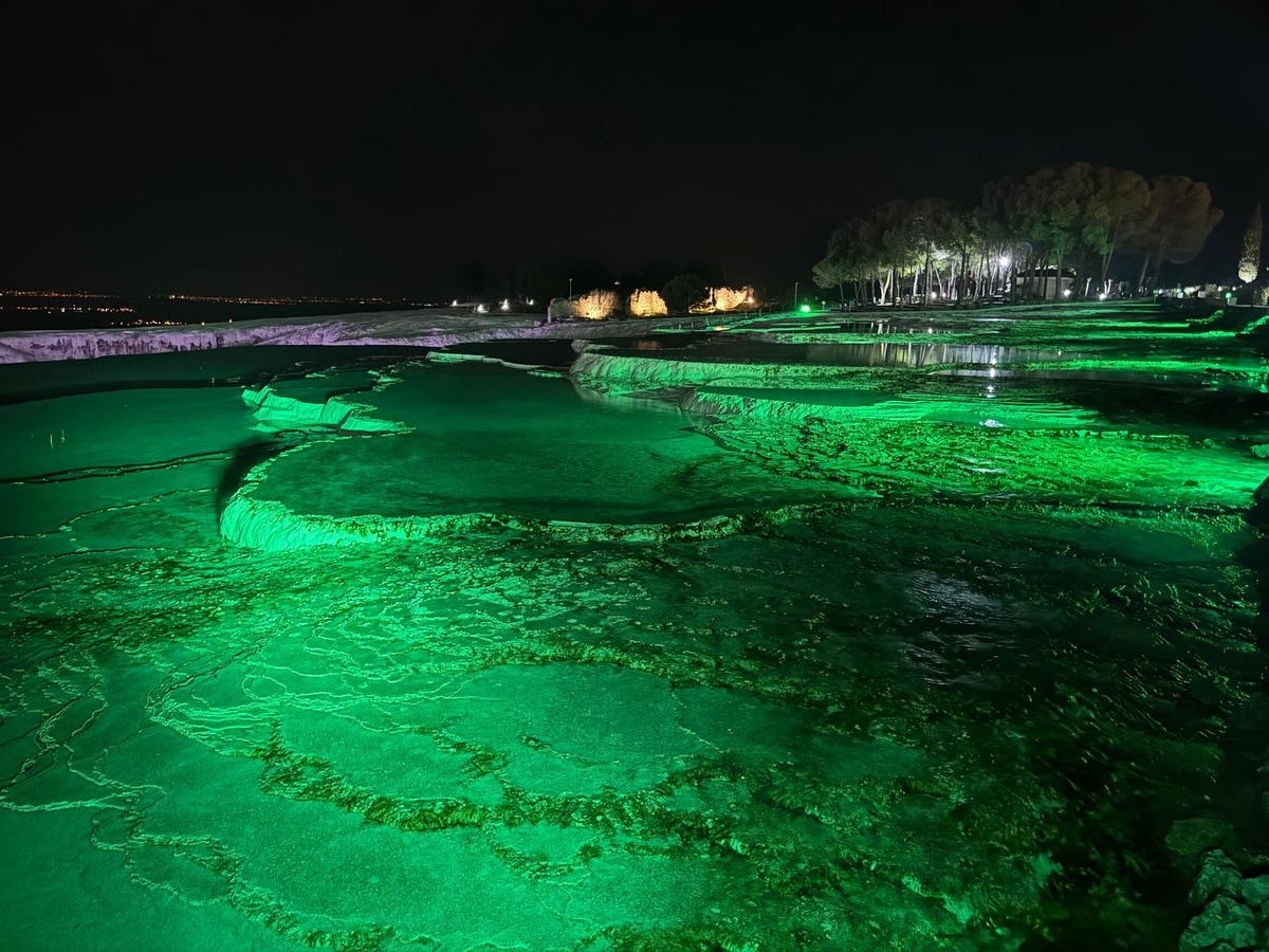 Yeşilay Haftası’nda travertenlere yeşil dokunuş